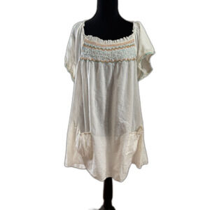 Women's 1X MKM Designs Cream Floral Flowy Blouse